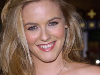 Alicia Silverstone hájí raw stravování. Kvůli stravě syna ji mnoho lidí odsoudilo