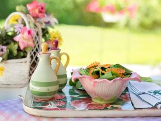 Babiččin letní salát: Lehký oběd z ingrediencí z naší zahrady