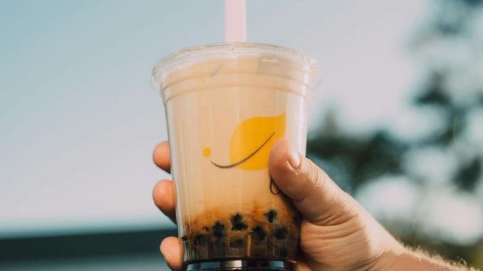 Domácí bubble tea: Připravte si čaj s tapiokovými perlami a kousky želé